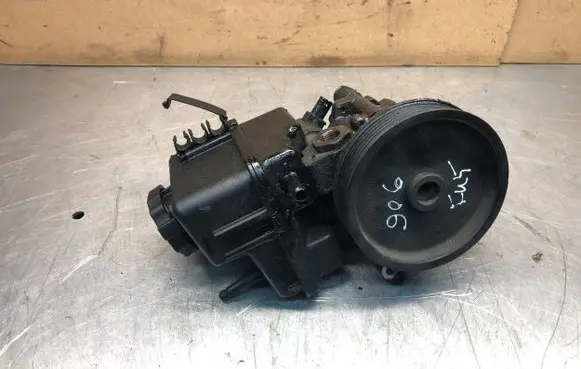 Mercedes-Benz Sprinter W906 Power steering pump 7691332150