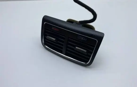 Audi Q5 SQ5 Rear air vent grill 8K0819203 8K0819203E