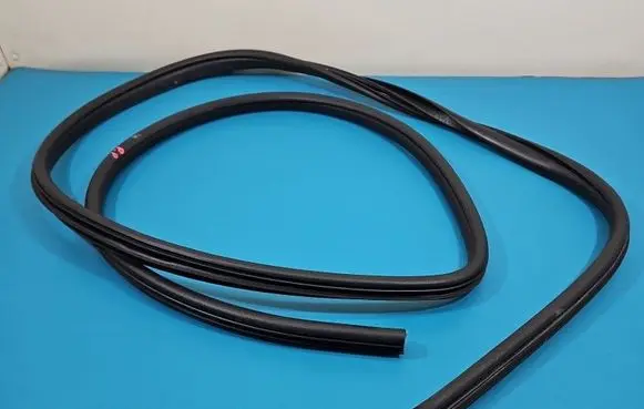 Dodge Journey Front door rubber seal 05076860 IMPRK1525737