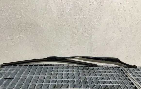 Opel Astra J Front wiper blade arm 13289890 12289890