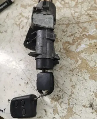 Volkswagen Golf III Ignition lock 4B0905851