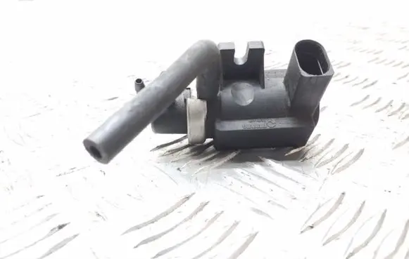 Volkswagen Touareg I Turbo solenoid valve 1J0906627
