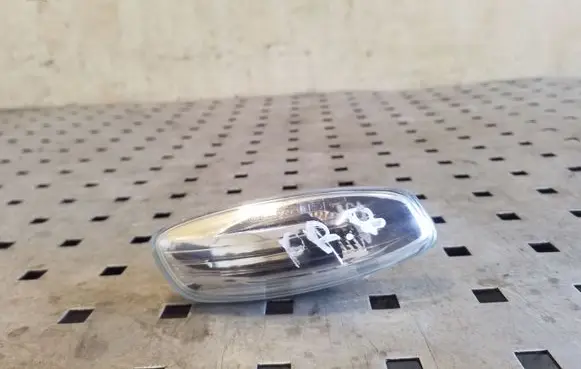 Citroen C4 I Picasso Front fender indicator light 9680005080