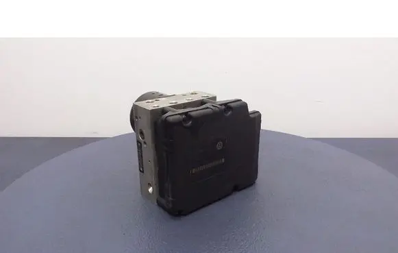 Volkswagen New Beetle ABS Pump 1C0907379
