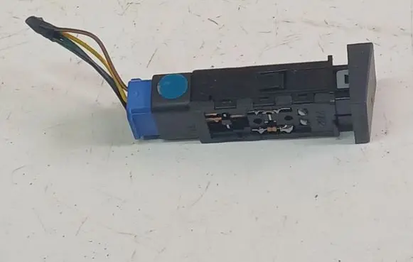 Hyundai Santa Fe Windscreen/window heater switch 202002962