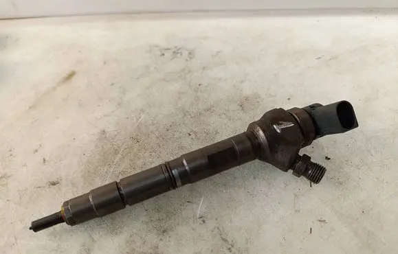 Fuel injector