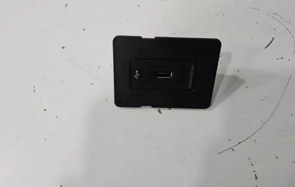 Porsche 718 Cayman 982 982c USB socket connector 9P1035222B 99155260102