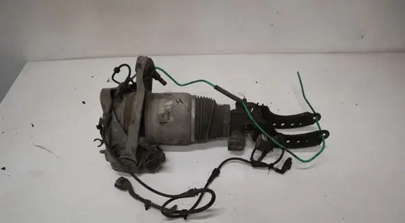 Volkswagen Touareg I Air suspension front shock absorber 