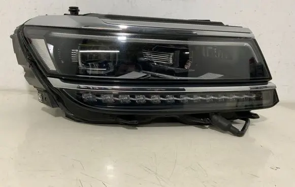 Volkswagen Tiguan Headlight/headlamp 5NN941082C