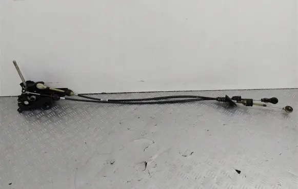 Ford Focus Gear shifter/selector BV6R-7E395-GD