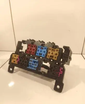 Audi A6 S6 C6 4F Fuse module 4L0937503