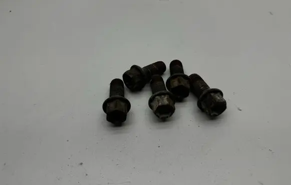 Mercedes-Benz C W205 Nuts/bolts 