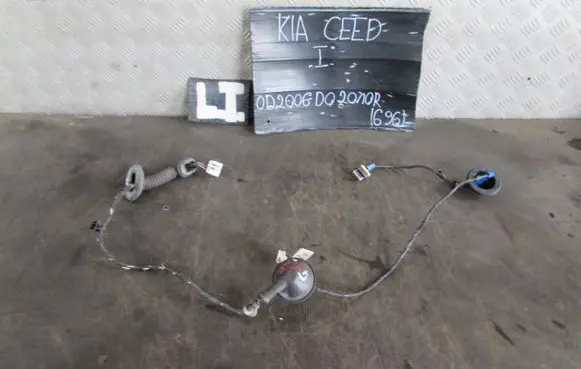 KIA Ceed EUR ISO radio connector 