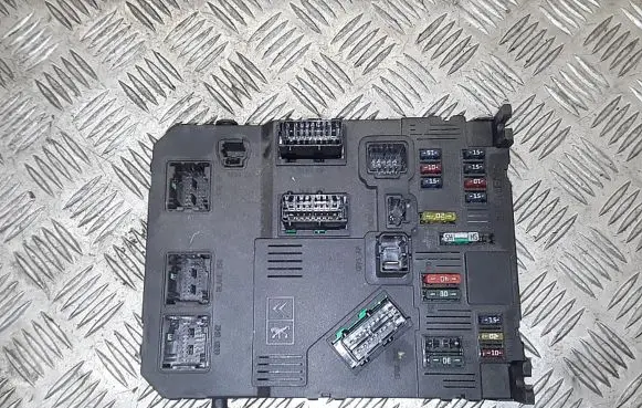 Citroen C2 Fuse module 9650585880