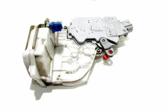 Nissan Primera Rear door lock