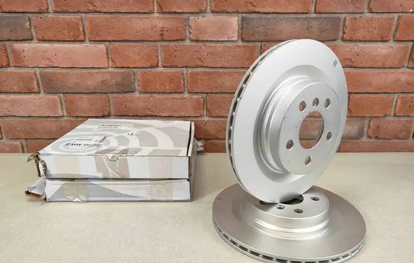 BMW 2 Active Tourer U06 Rear brake disc 6891086