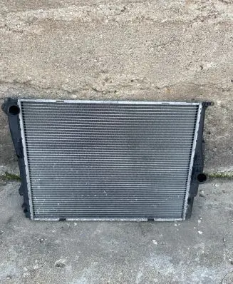 BMW 3 E90 E91 Coolant radiator 758165802 4129630 7581658