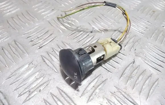 Peugeot 307 12 V Socket (rear) 
