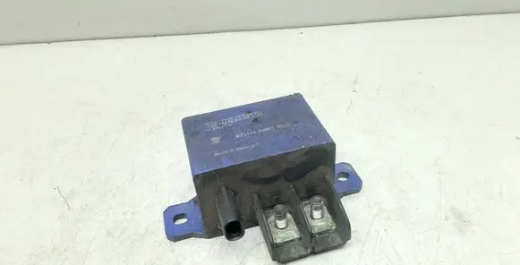 Volvo V50 Glow plug pre-heat relay 31296273