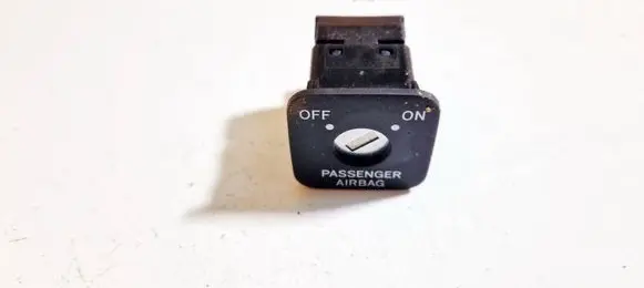 Toyota Yaris Passenger airbag on/off switch 