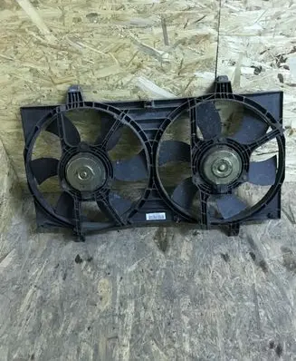 Nissan Almera Radiator cooling fan shroud