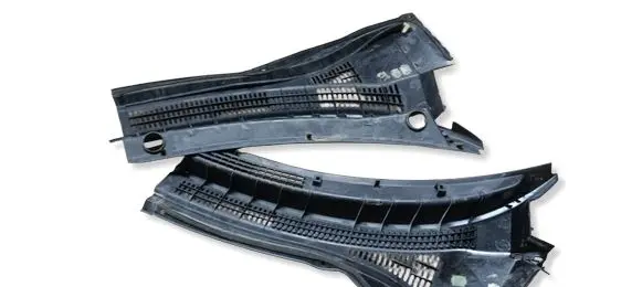 Suzuki Swift I Wiper trim 7234163J0