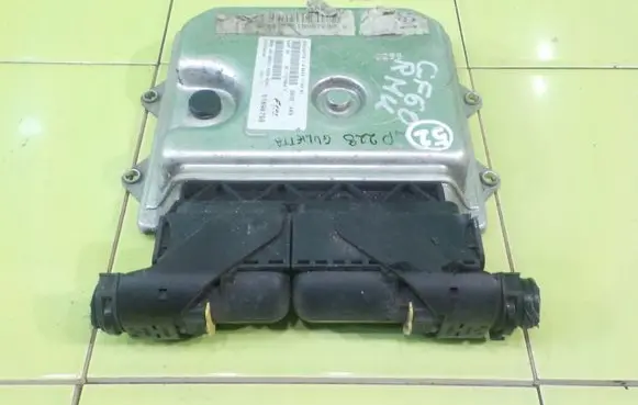 Alfa Romeo Giulietta Engine control unit/module 51896758