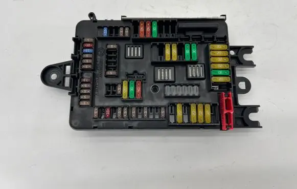BMW 4 F36 Gran coupe Fuse module 9389070
