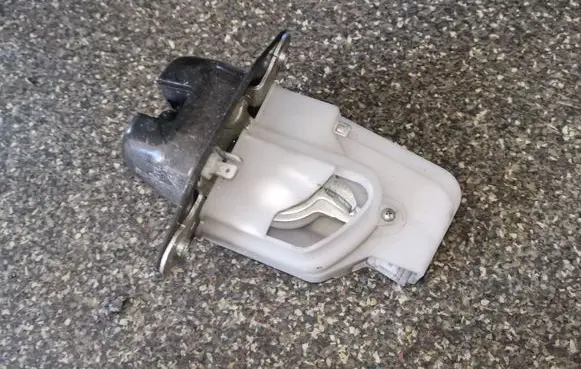 Honda CR-V Tailgate/trunk/boot lock/catch/latch EUK9361120A