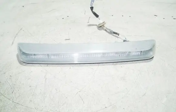 Toyota Avensis T270 Third/center stoplight 8157051 815705110