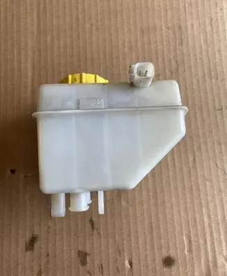 Mercedes-Benz E C207 W207 Brake fluid reservoir 
