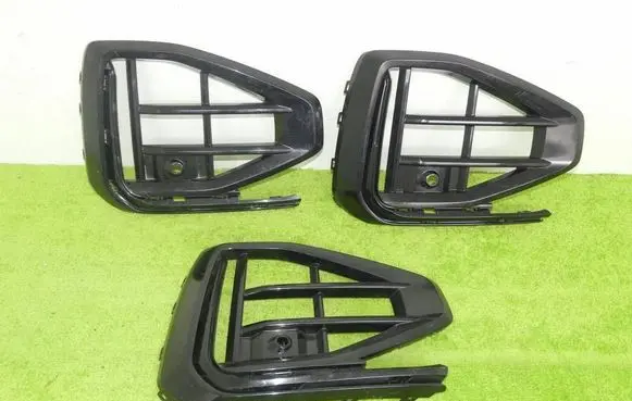Volkswagen Touareg III Front bumper lower grill 760853666K
