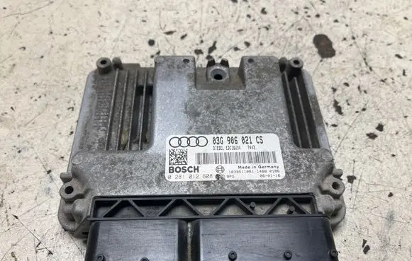 Audi A3 S3 8P Engine control unit/module 03G906021CS 1039S11061 0281012608