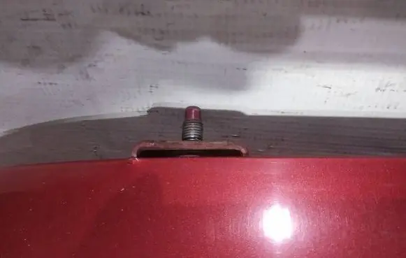 Nissan Micra Tailgate/trunk/boot hinge 