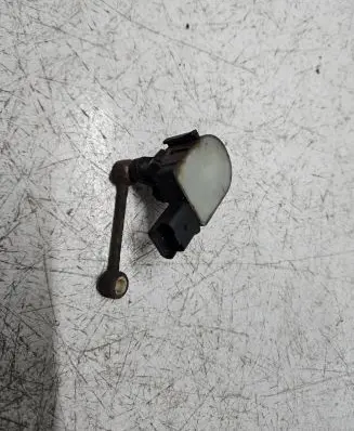 Headlight/headlamp level sensor