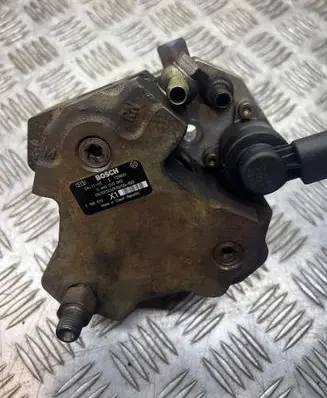 BMW 3 E46 Fuel injection high pressure pump 7788670 125650 0445010045
