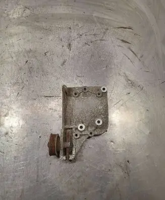 Suzuki SX4 Generator/alternator bracket cJB116A003