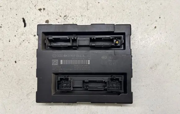 Audi A4 S4 B8 8K Comfort/convenience module 8K0907064A 00002001 5DK00991810