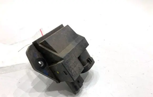 Peugeot 508 Fan control module 98372A01