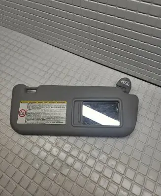 Toyota Avensis T270 Sun visor
