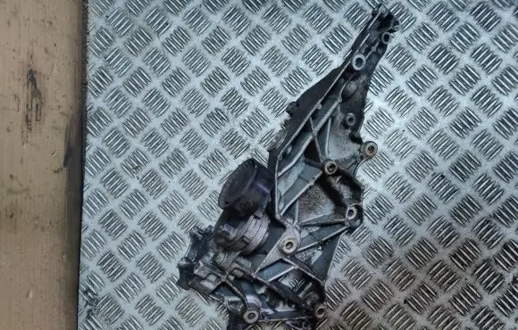 Ford Mondeo MK V Engine mounting bracket