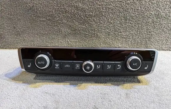 Audi A3 S3 8V Climate control unit 8V0820043Q