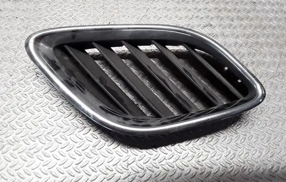 Saab 9-5 Front bumper upper radiator grill 5336177