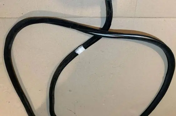 Jaguar XJ X40 Front door rubber seal