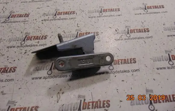 Mercedes-Benz B W245 Rear door upper hinge