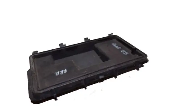 Audi 80 90 B3 Fuse box cover