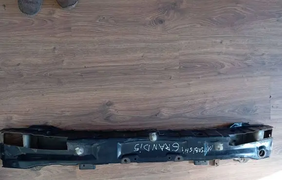 Mitsubishi Grandis Front bumper mounting bracket