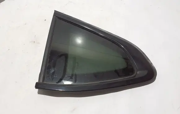 BMW X4M F98 Rear side window 7416547