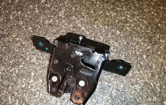 Buick Encore I Tailgate/trunk/boot lock/catch/latch 13515944