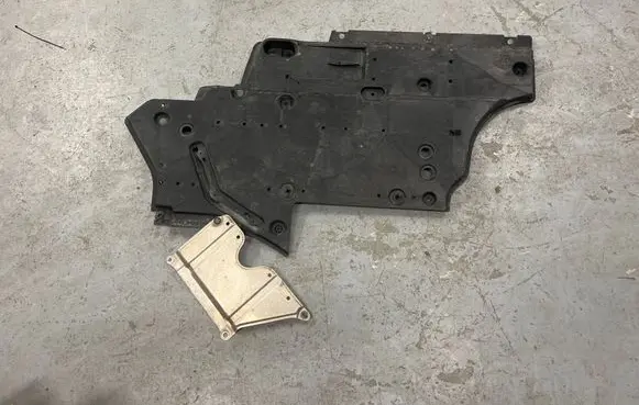 Toyota RAV 4 (XA50) Center/middle under tray cover 5816642030